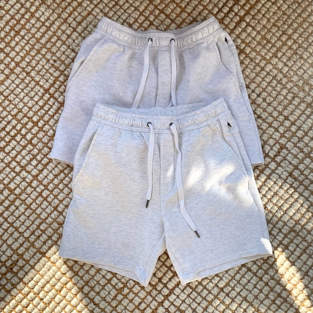 American Eagle Outfitters Men’s athletic pull on shorts.